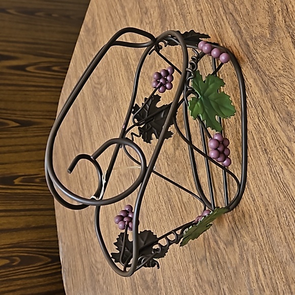 Brown metal wine bottle holder cluster of grapes with leaves - Picture 1 of 6